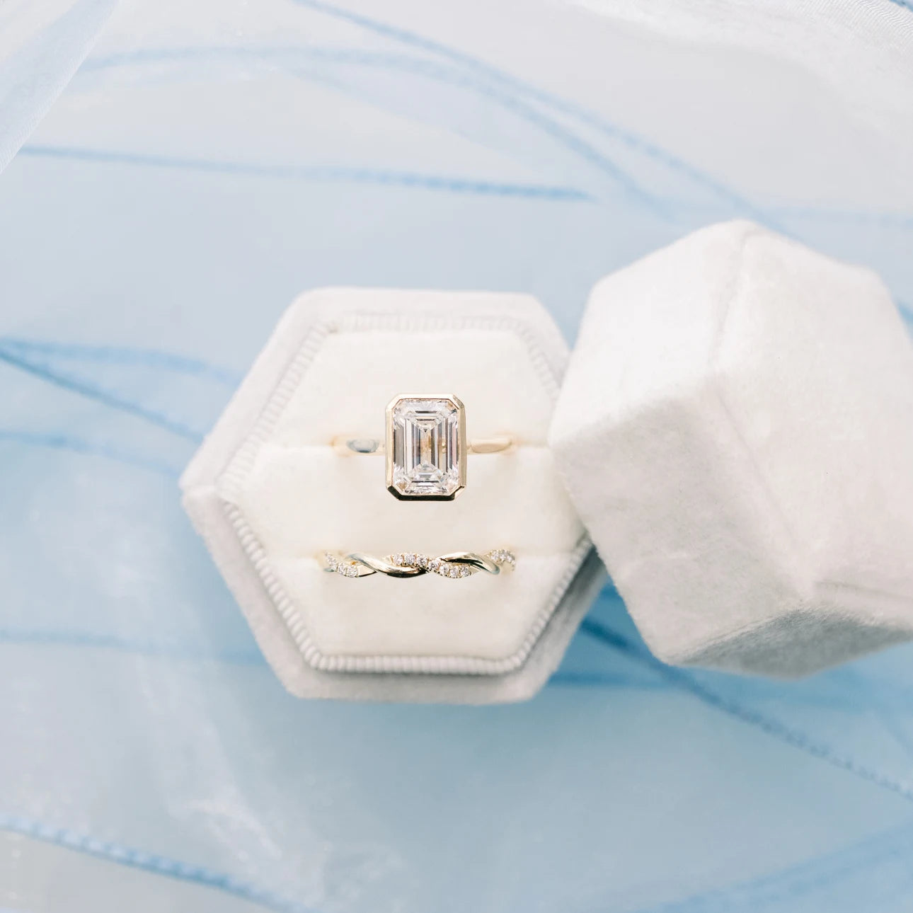 0.35 Carats Lab Grown Diamond Round Shape Twisted Wedding Band