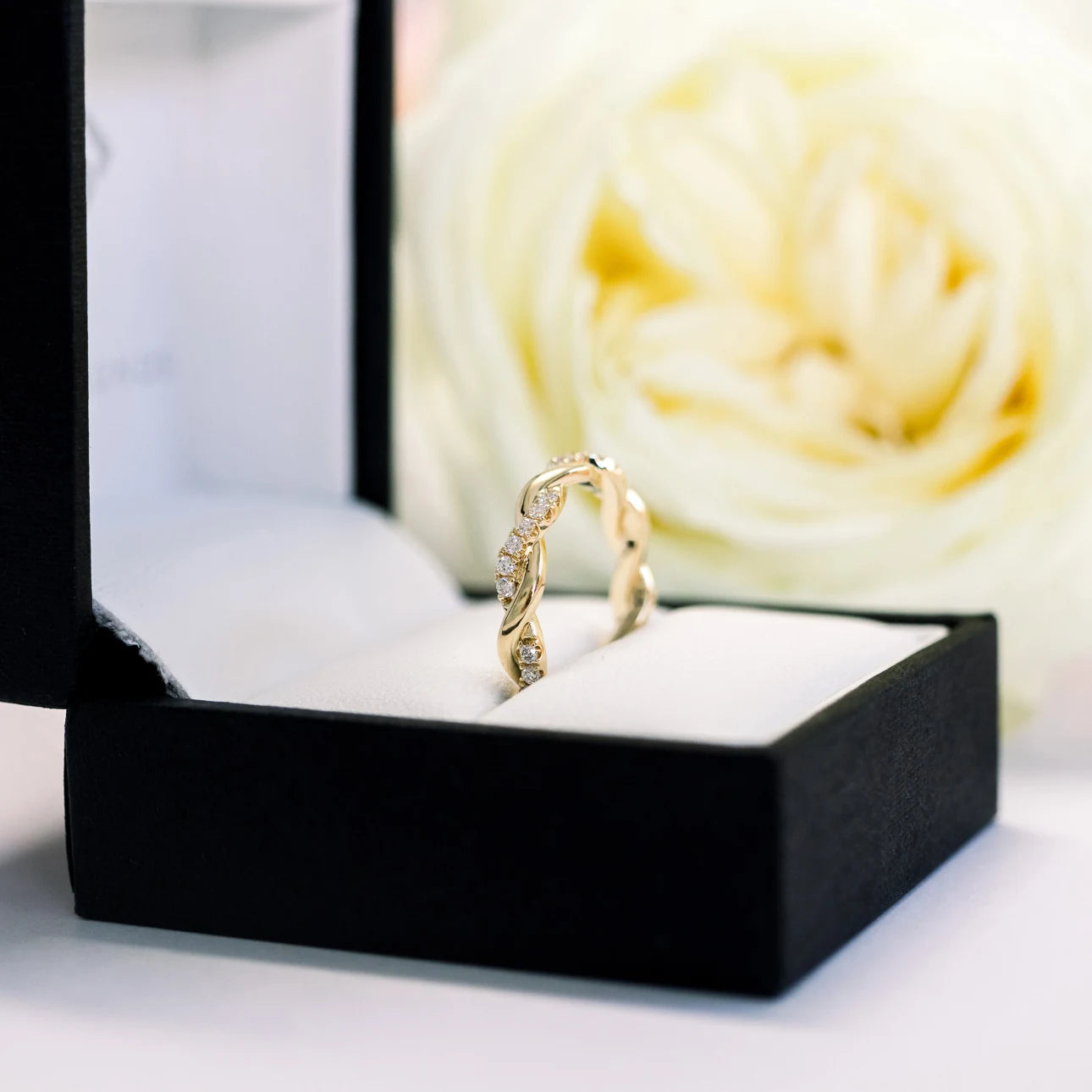 0.35 Carats Lab Grown Diamond Round Shape Twisted Wedding Band