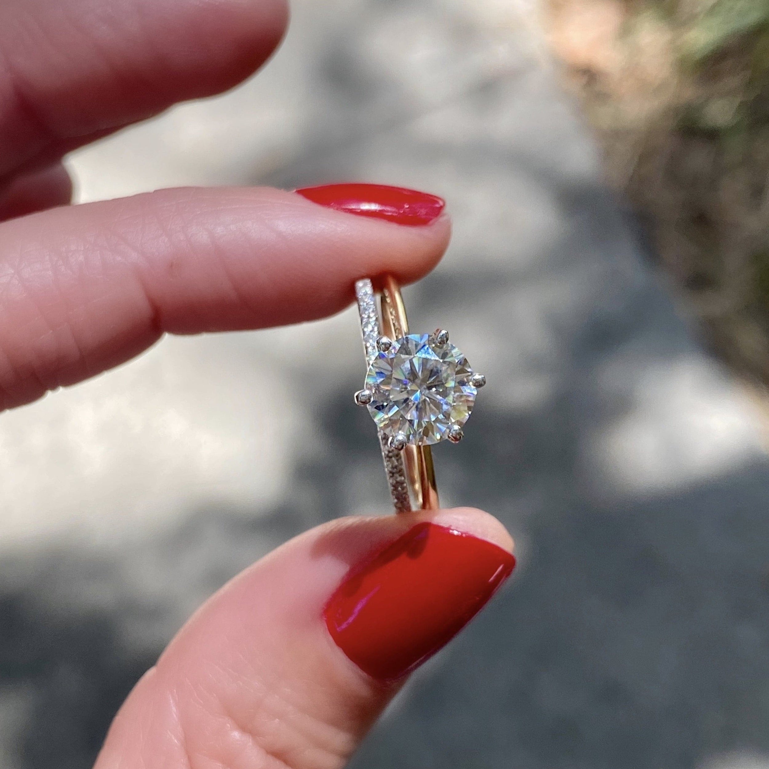 2.0 Carats Round Shape Moissanite Solitaire Engagement Ring
