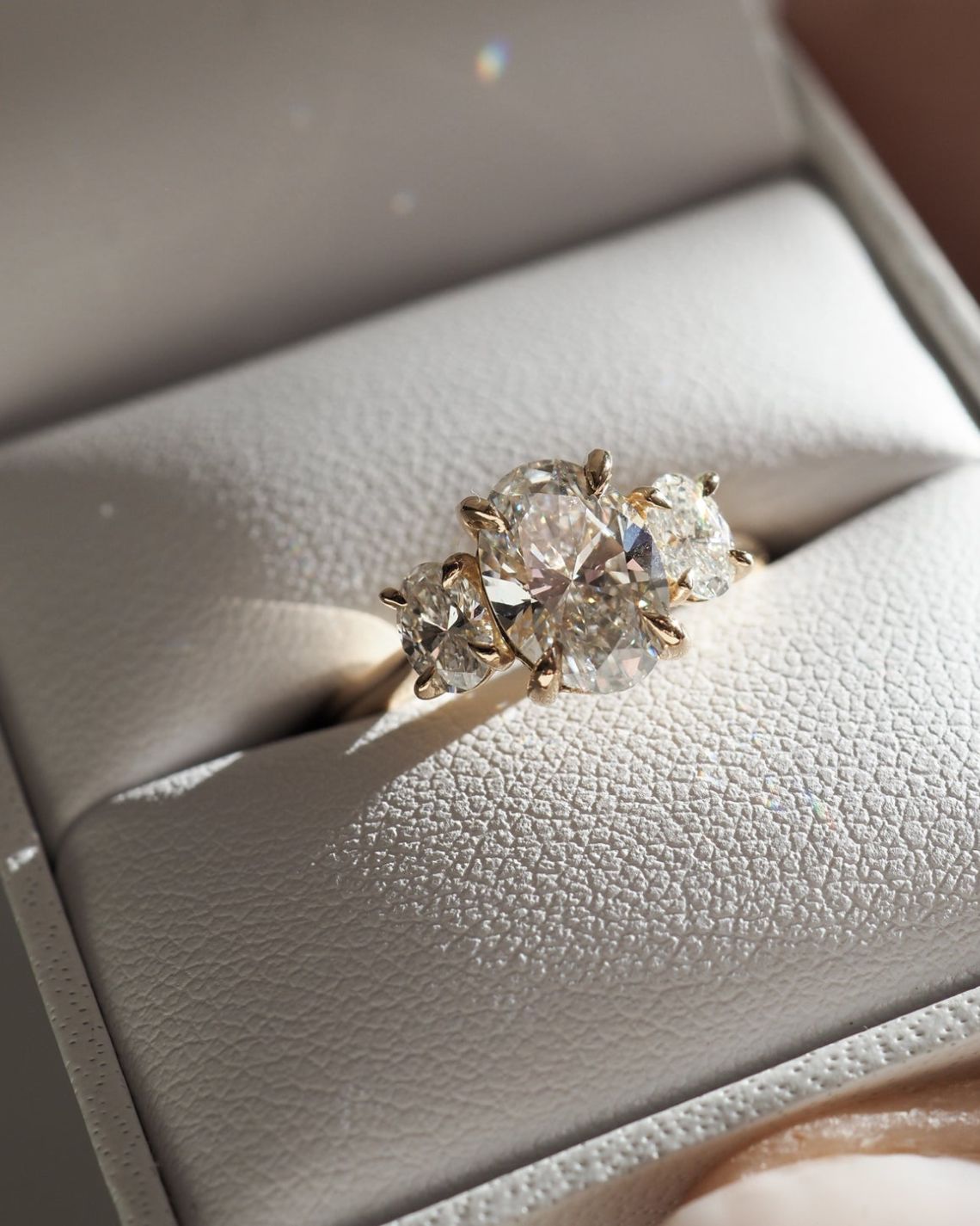 1.0 CT Oval E/VS1 CVD Diamond Three Stone Style Engagement Ring
