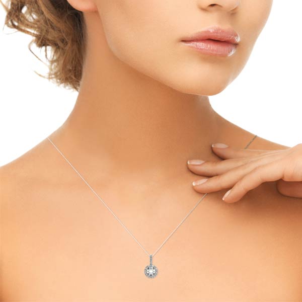 0.15 Carats Round Shape Moissanite Halo Necklace