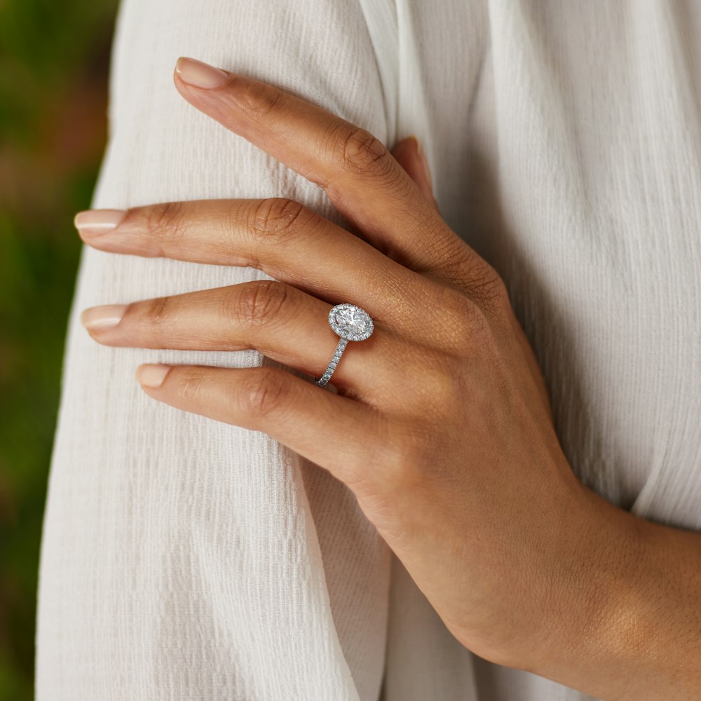 1.0 Carats Lab Grown Diamond Oval Shape E-VS1 Halo & Pave Engagement Ring