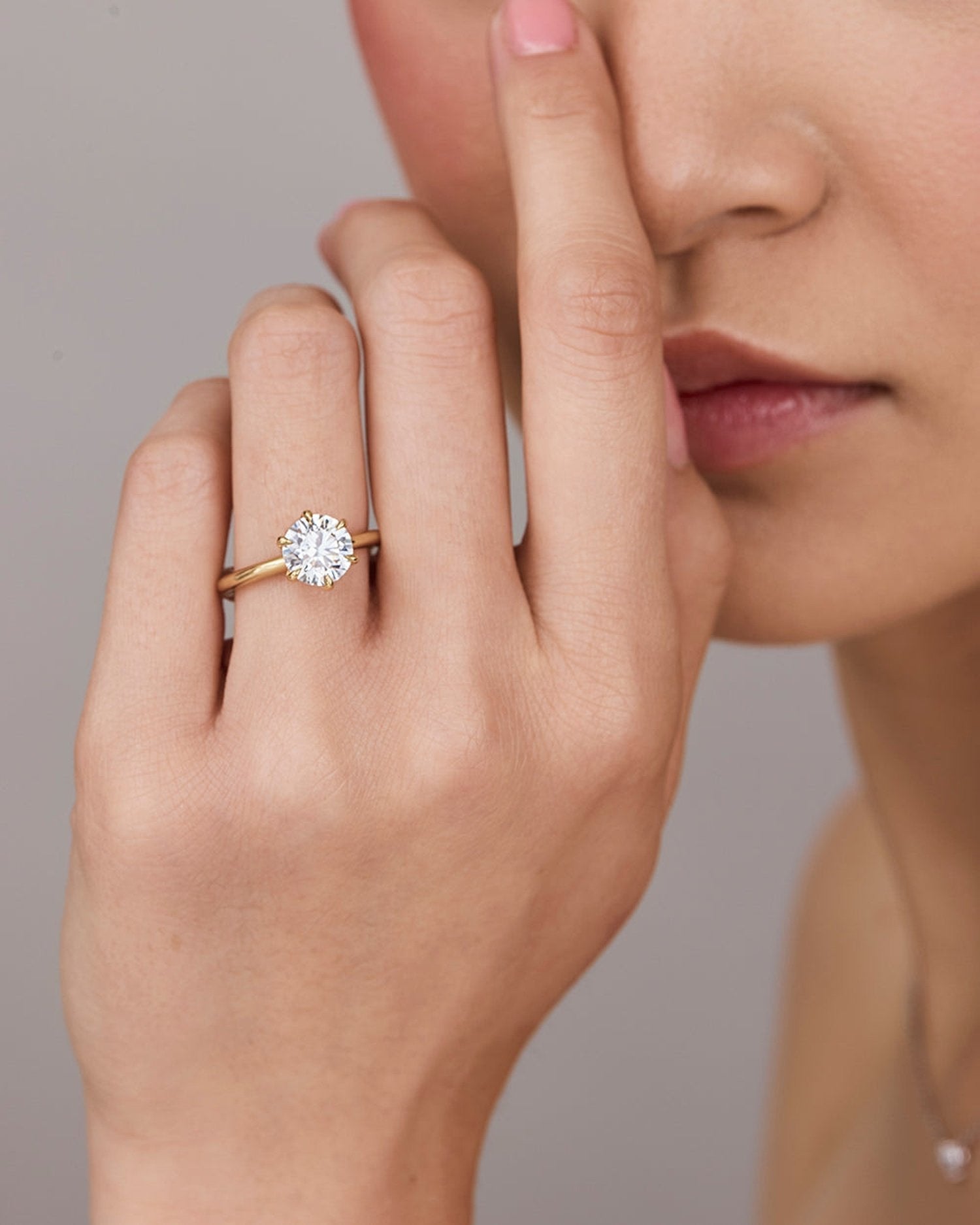 1.0 Carats Round Shape Moissanite Solitaire Engagement Ring