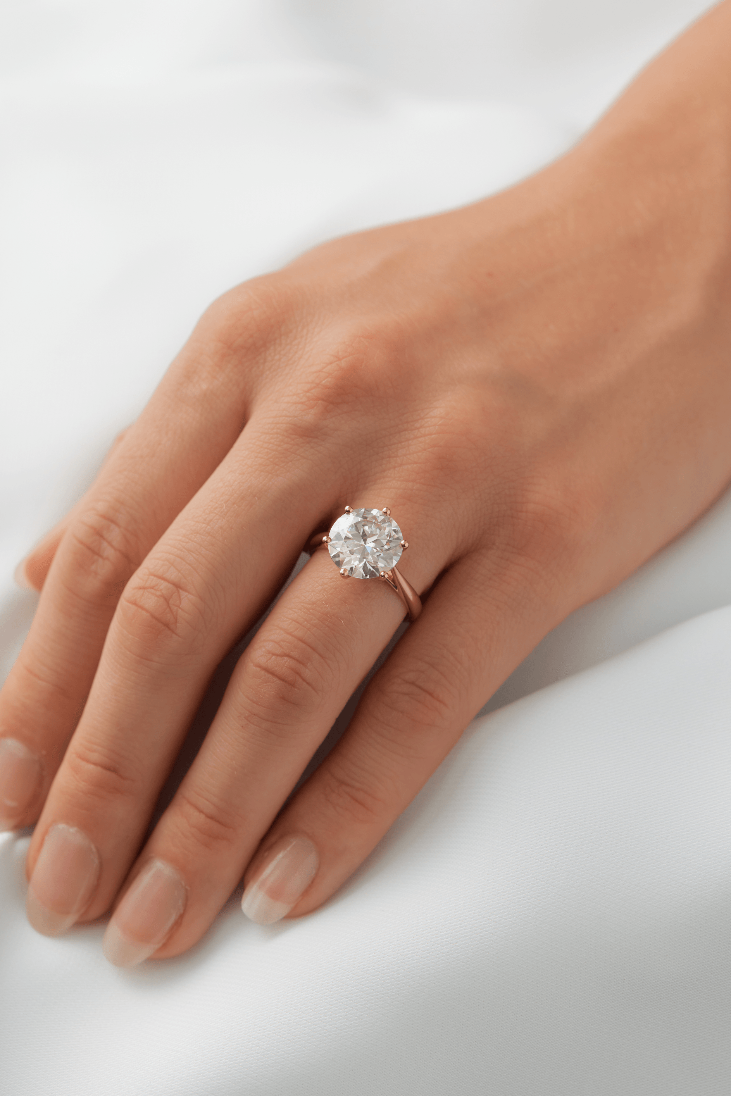 3.0 Carats Round Shape Moissanite Solitaire Engagement Ring