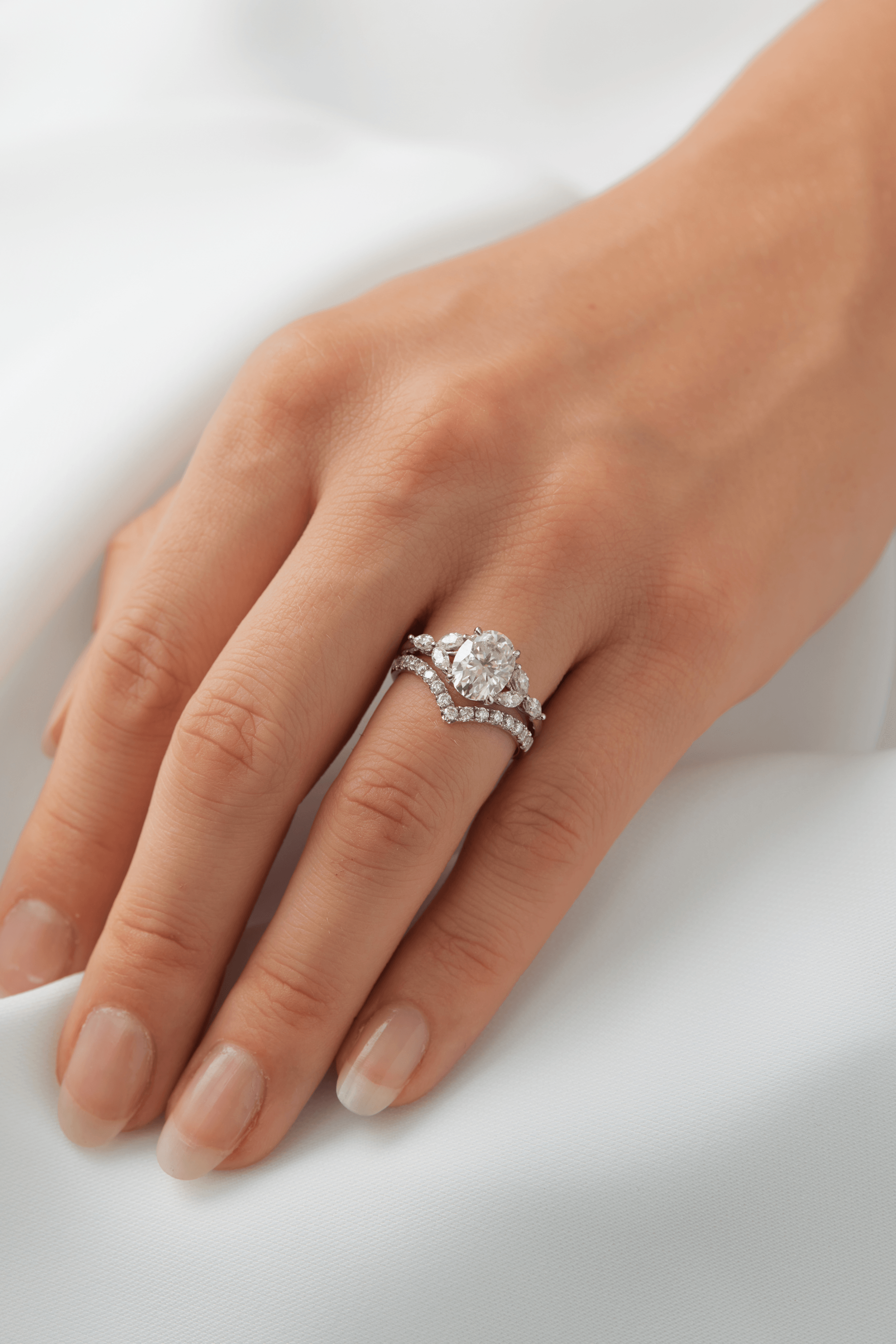 2.0 Carats Oval Moissanite Cluster Engagement Ring