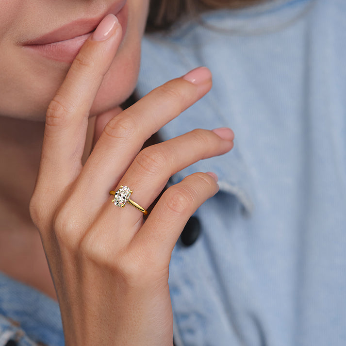 2.50 Carats Lab Grown Diamond Oval Shape F-VS1 Solitaire Engagement Ring