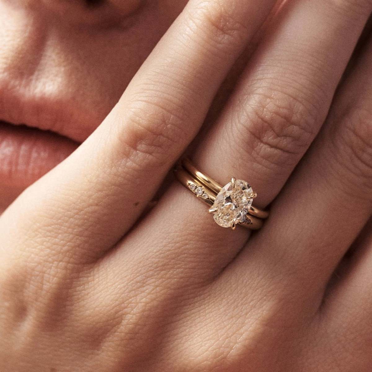 1.5 CT Oval G/VS1 CVD Diamond Solitaire Engagement Ring