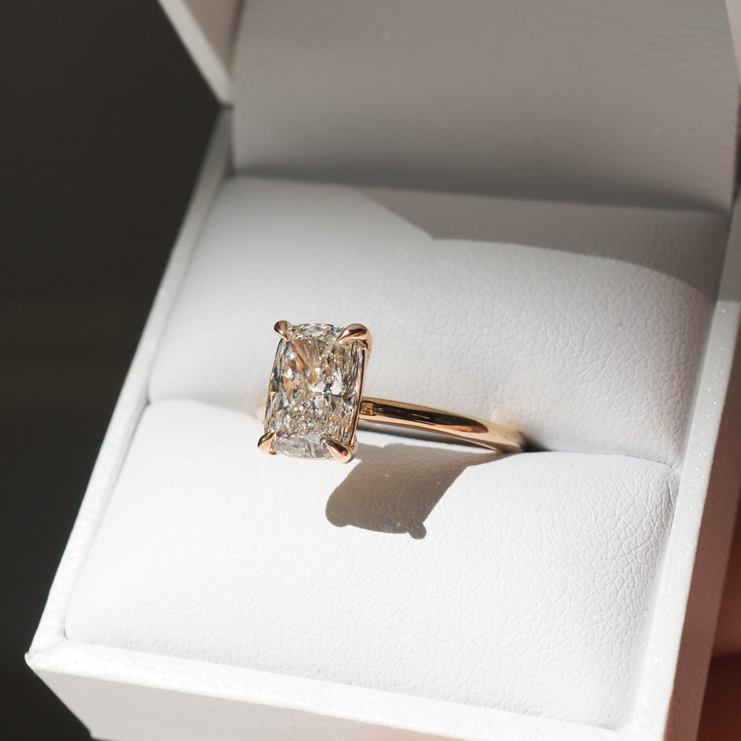 1.5 CT Elongated Cushion G/VS1 CVD Diamond Solitaire Engagement Ring