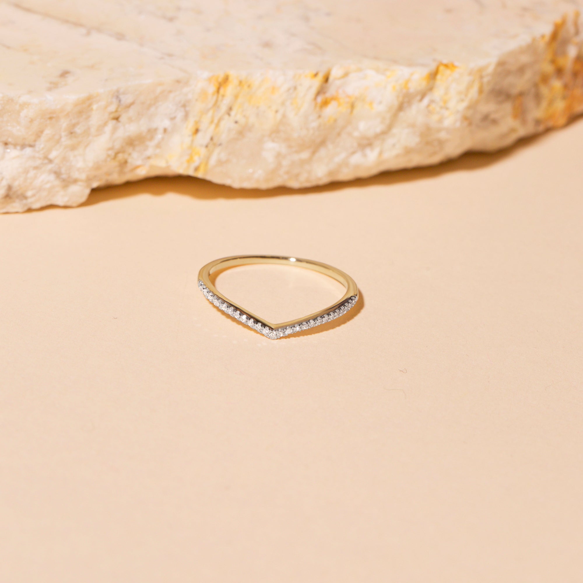 1.6 Carats Lab Grown Diamond Round Shape Curved Wedding Band