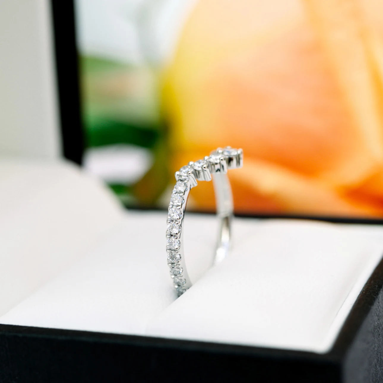 0.85 Carats Lab Grown Diamond Round Shape Curved Wedding Band