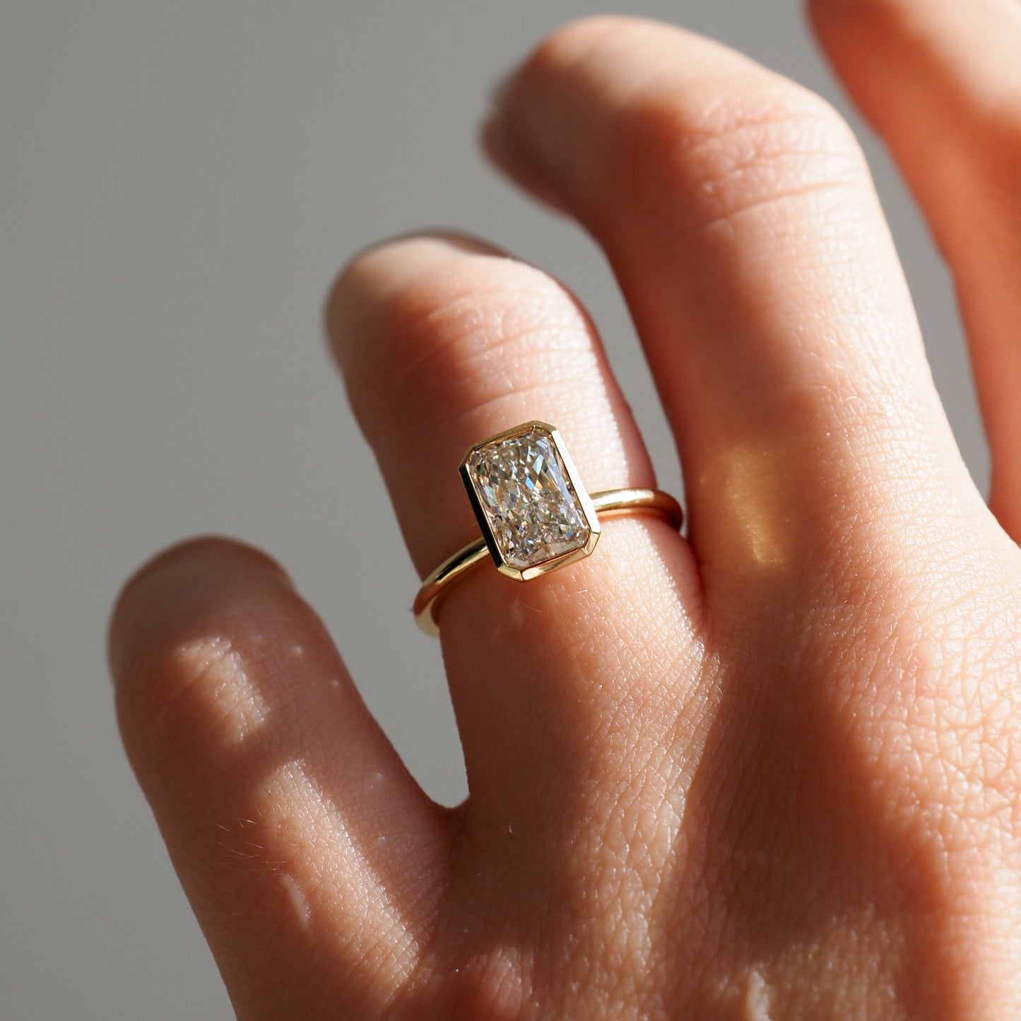 1.5 CT Radiant E/VS1 CVD Diamond Bezel Engagement Ring
