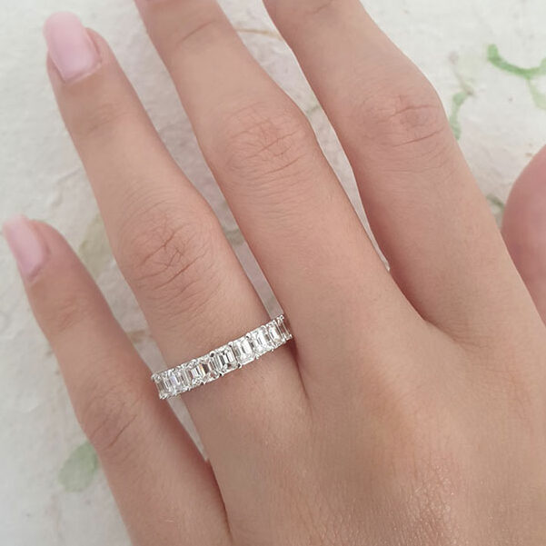 2.8 Carats Lab Grown Diamond Emerald Shape Bar Setting Wedding Band