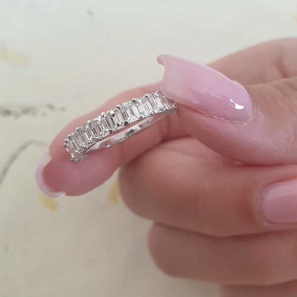2.8 Carats Lab Grown Diamond Emerald Shape Bar Setting Wedding Band