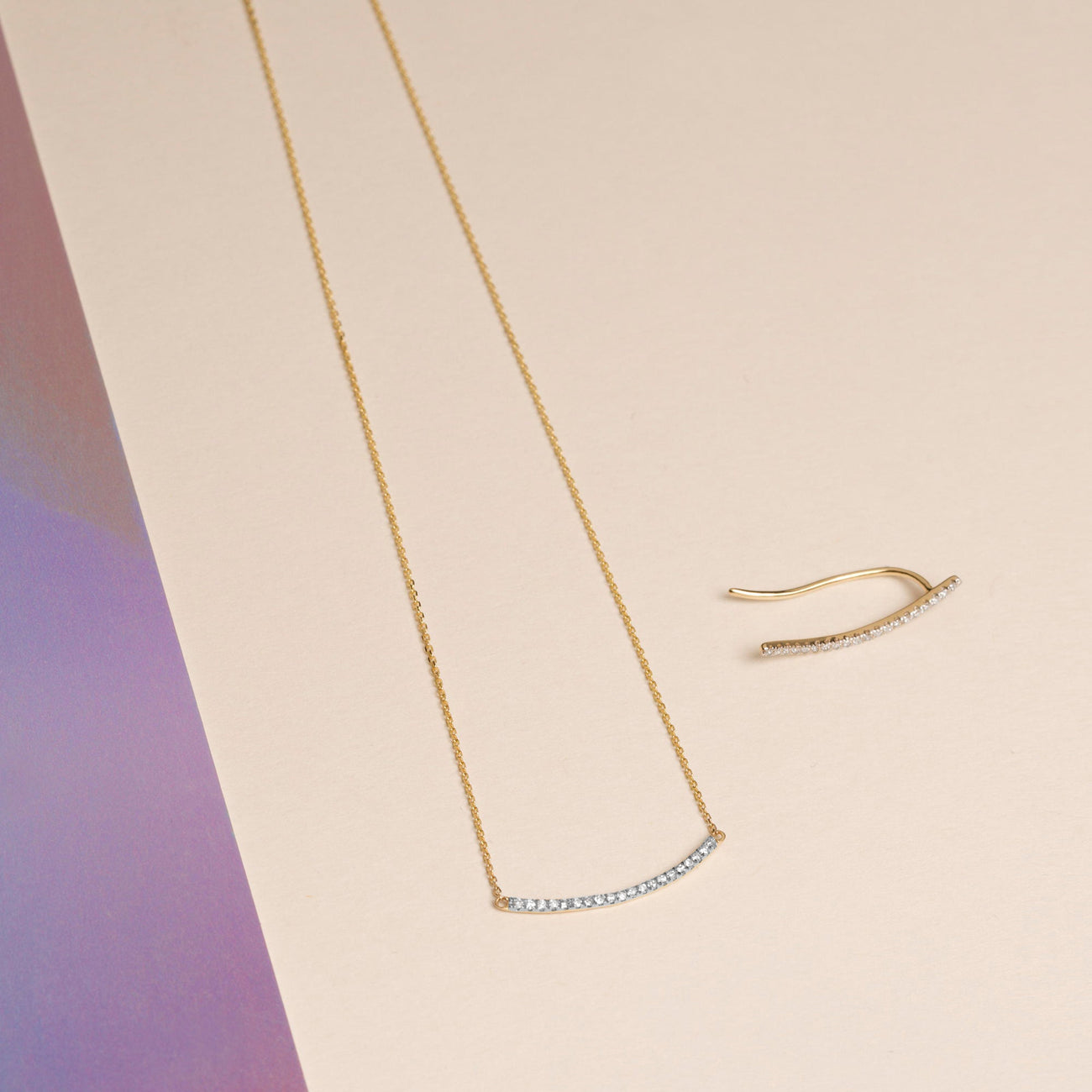 0.20 Carats Round Shape Moissanite Curve Bar Necklace