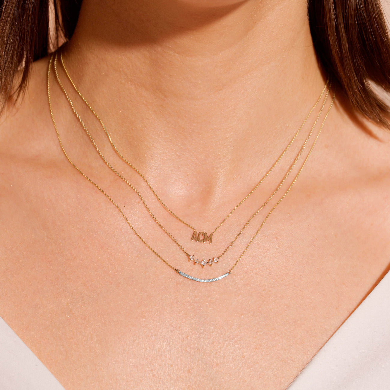 0.20 Carats Round Shape Moissanite Curve Bar Necklace