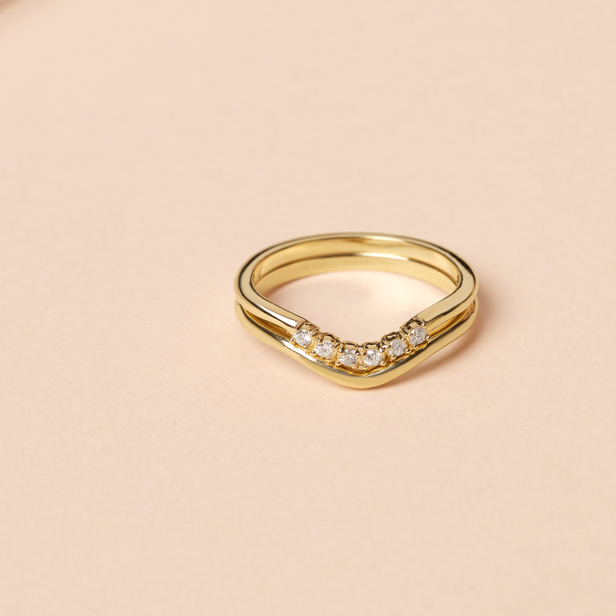 0.12 Carats Lab Grown Diamond Round Shape Curved Wedding Band