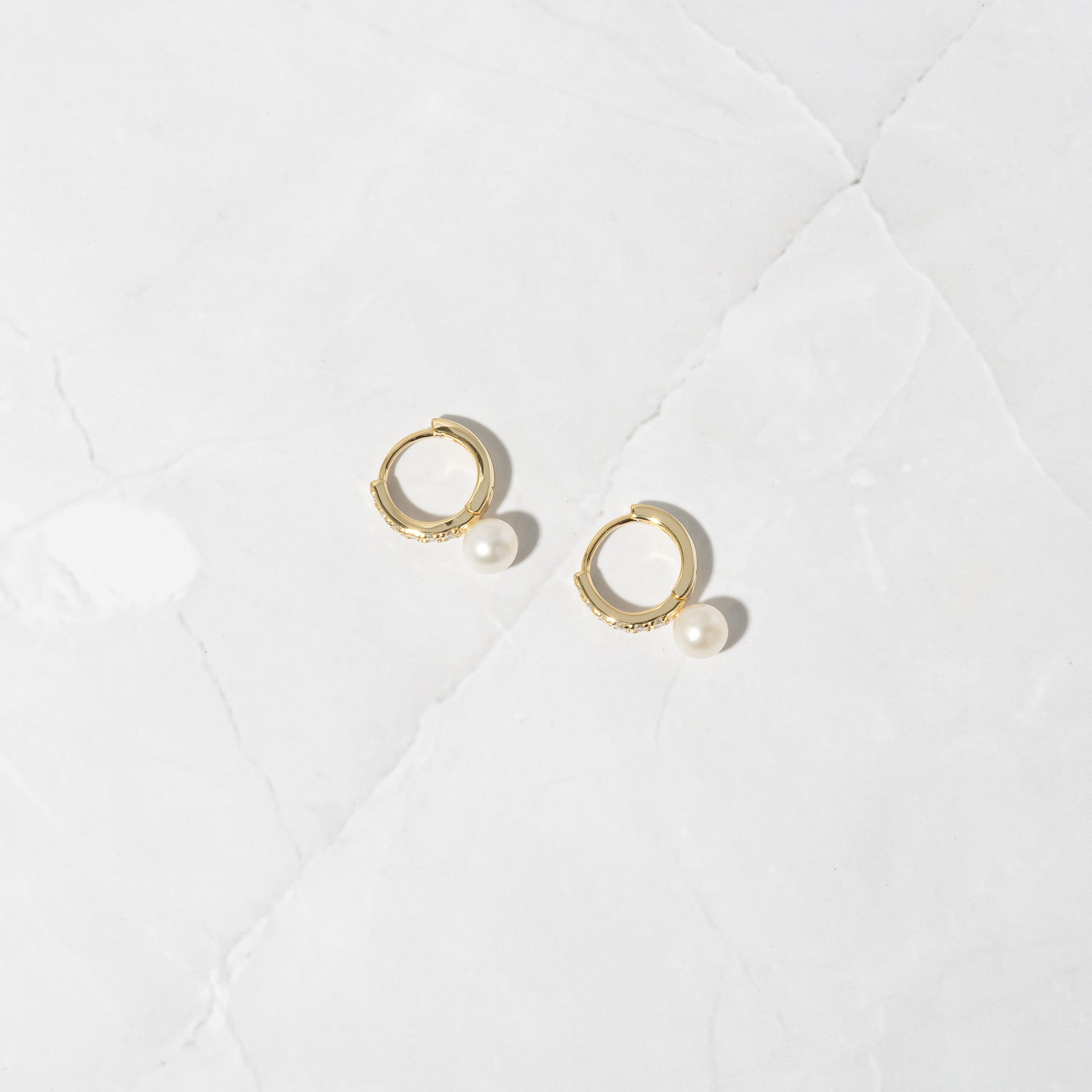 0.30 TCW Round Shape Moissanite Pearl Huggies Earrings