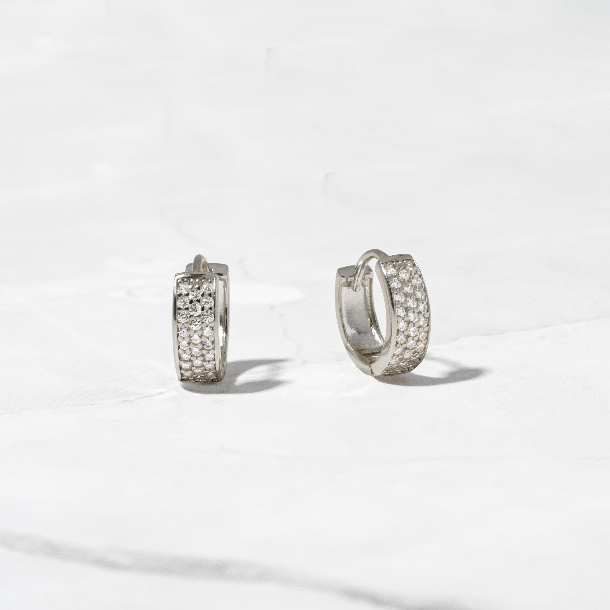 0.60 TCW Round Shape Moissanite Huggie Hoops Earrings