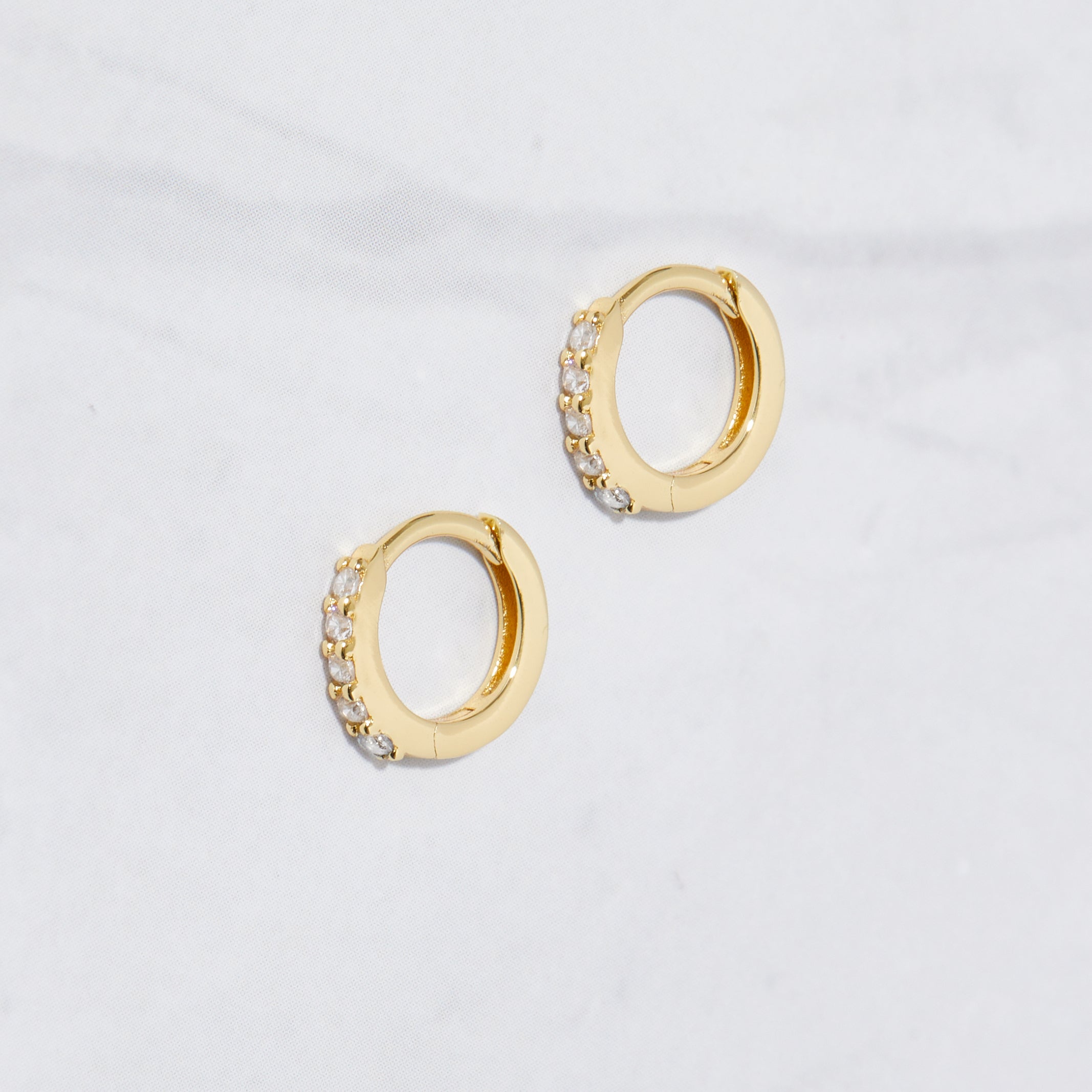 0.30 TCW Round Shape Moissanite Huggie Earrings