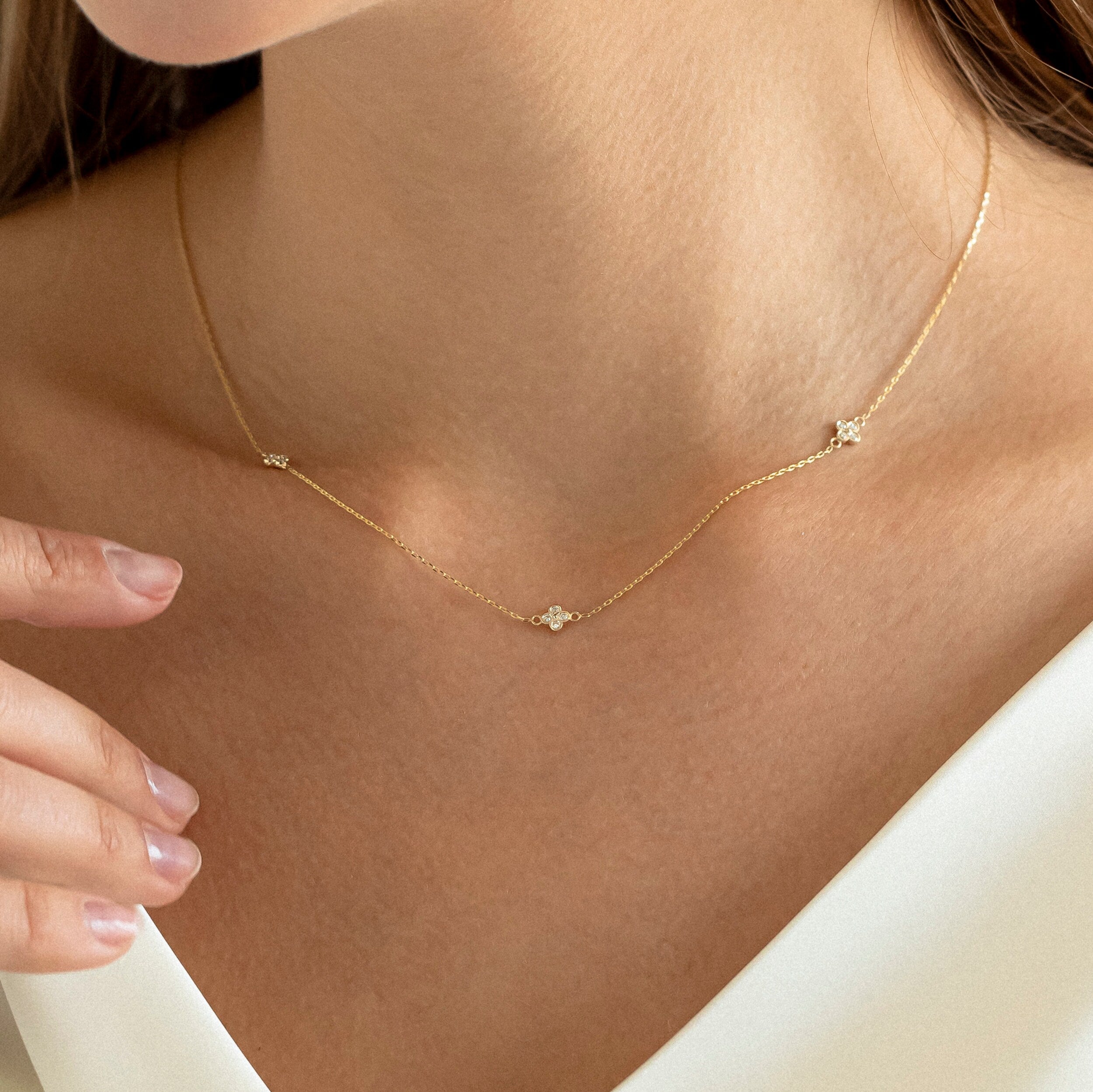 0.12 Carats Round Shape Moissanite Flower Necklace