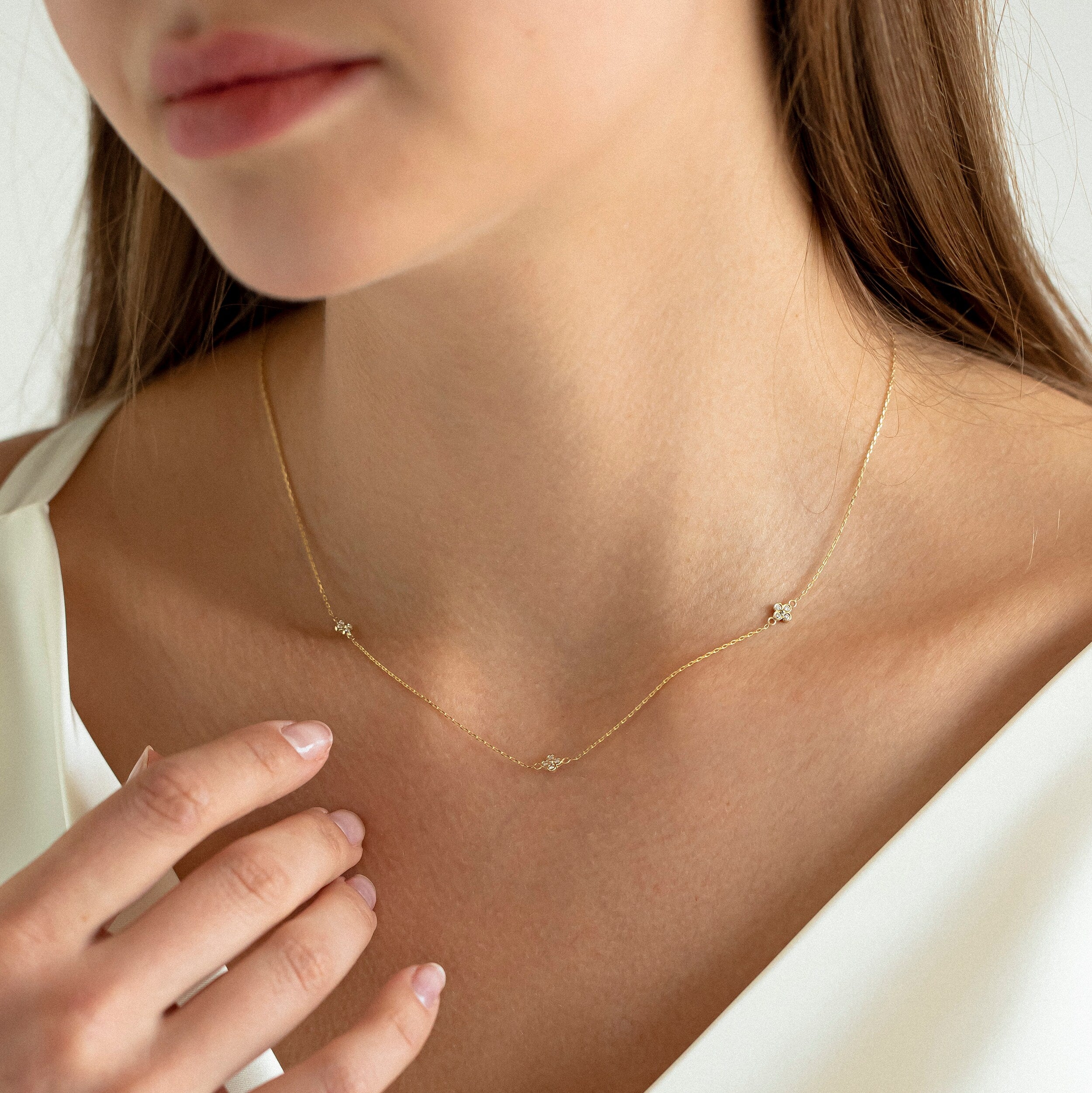 0.12 Carats Round Shape Moissanite Flower Necklace