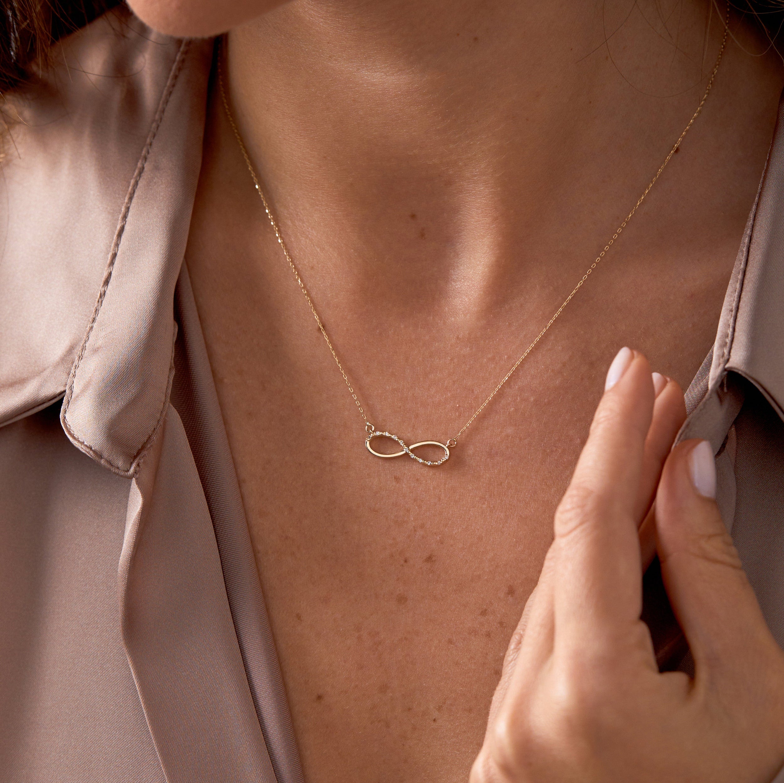 0.04 Carats Round Shape Moissanite Infinity Necklace