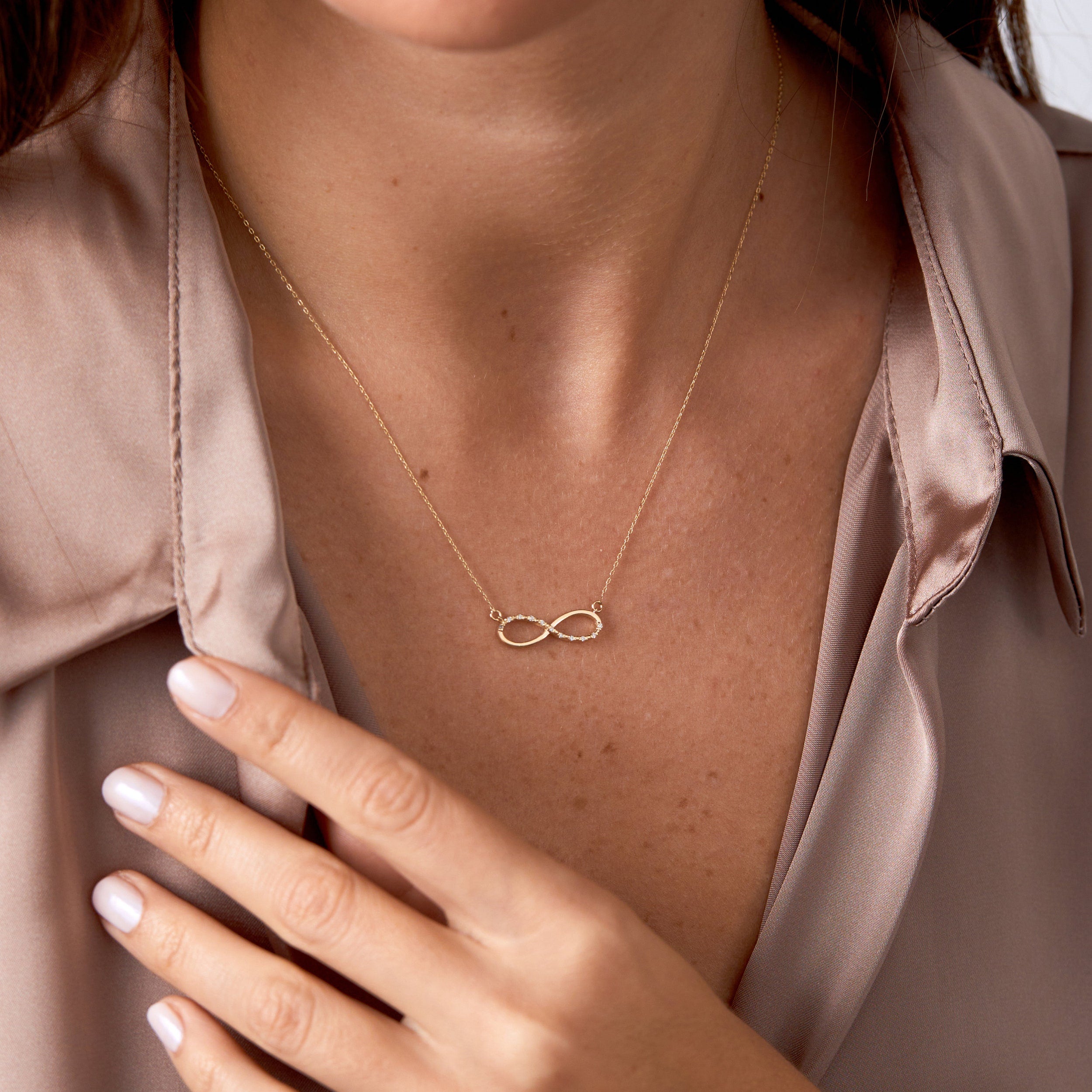 0.04 Carats Round Shape Moissanite Infinity Necklace