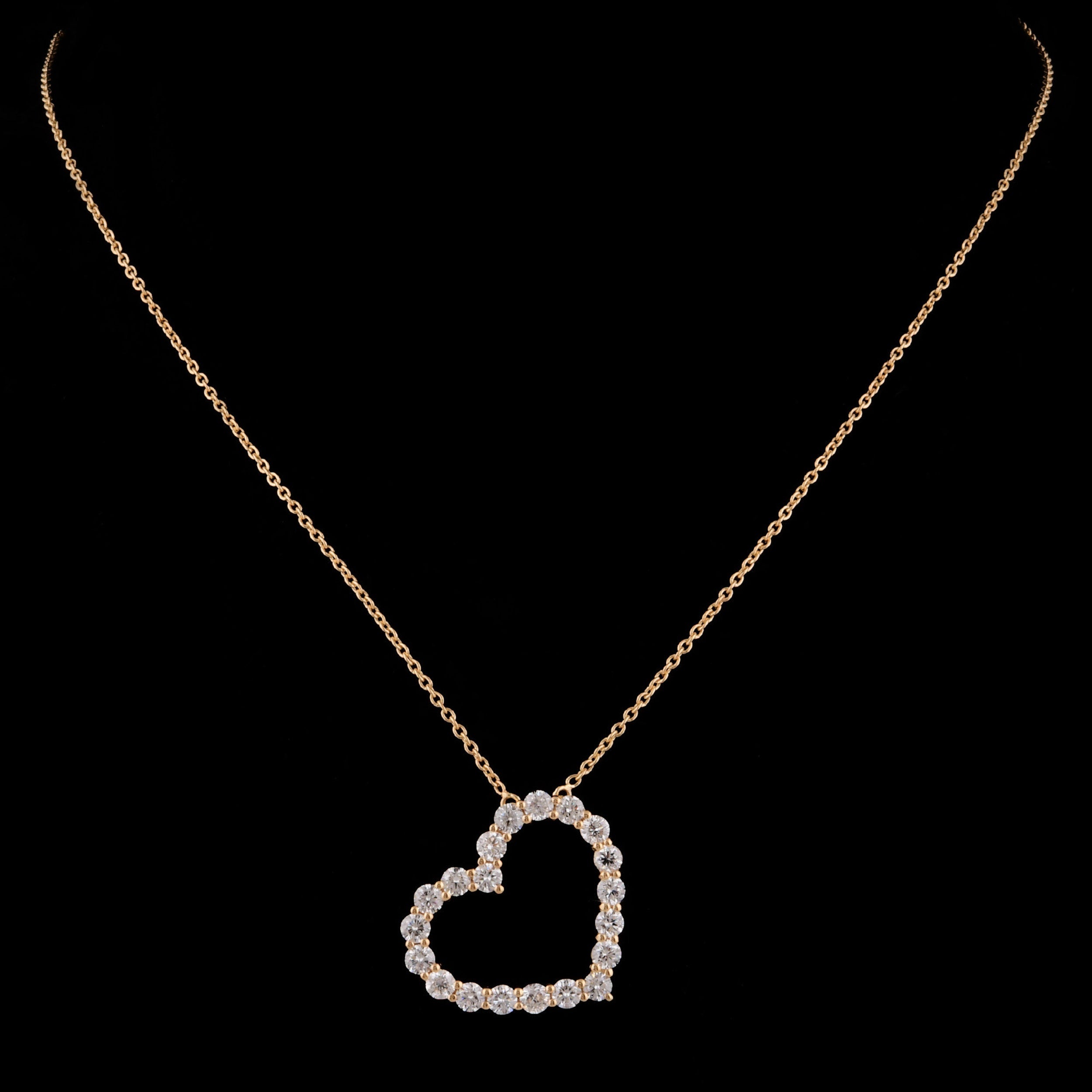 1.75 Carats Round Shape Moissanite Heart Necklace
