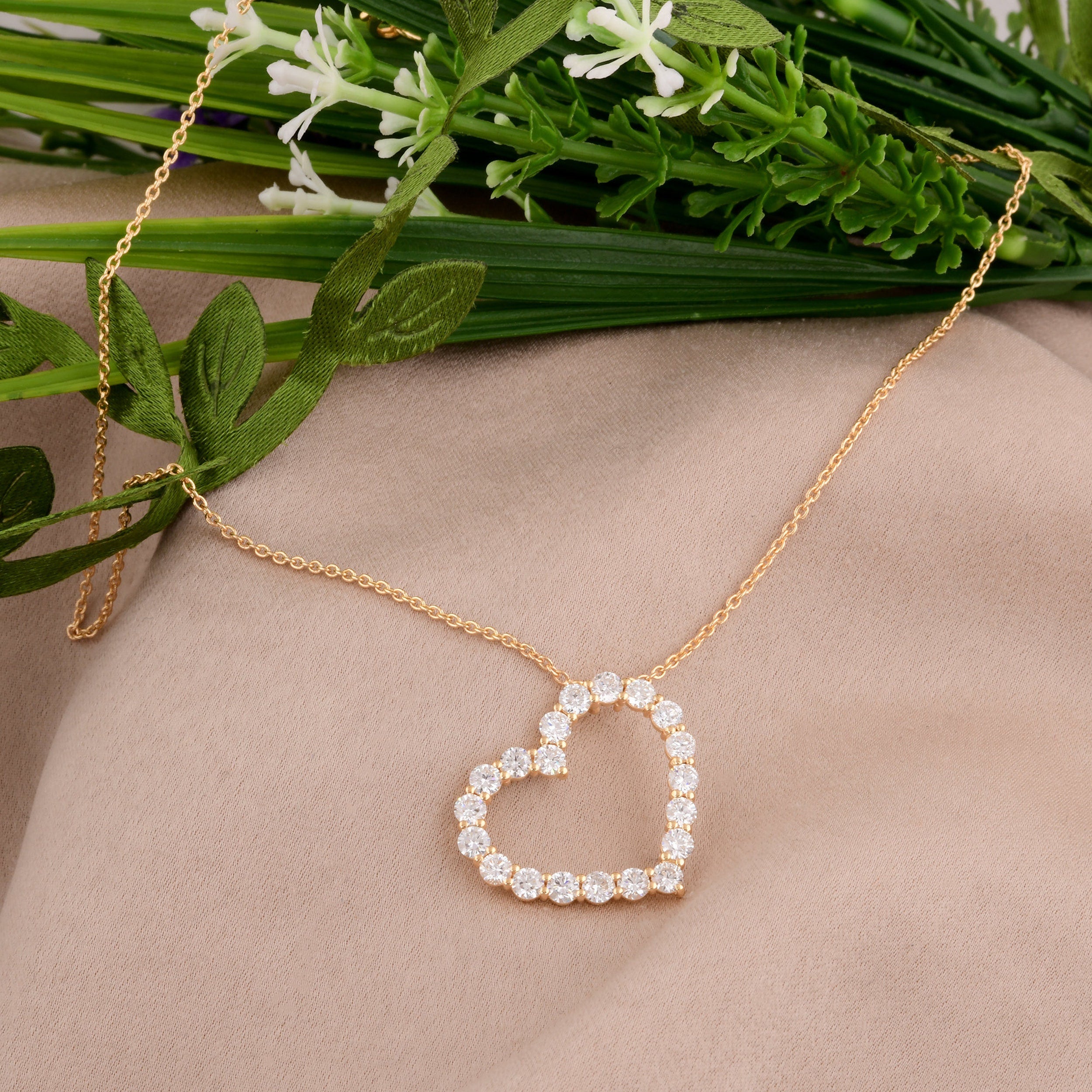 1.75 Carats Round Shape Moissanite Heart Necklace
