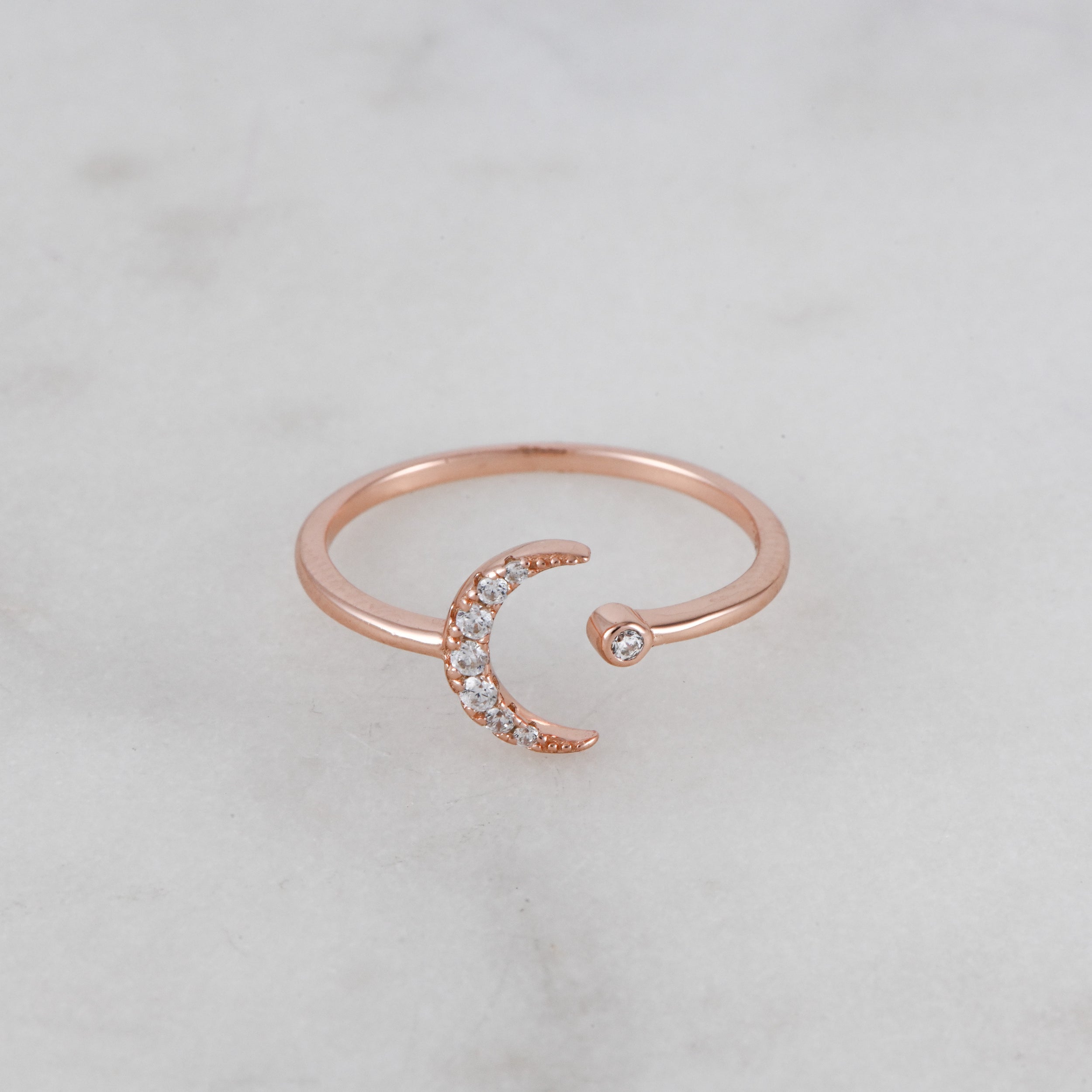 0.05 Carats Moissanite Round Cut Moon Setting Wedding Band