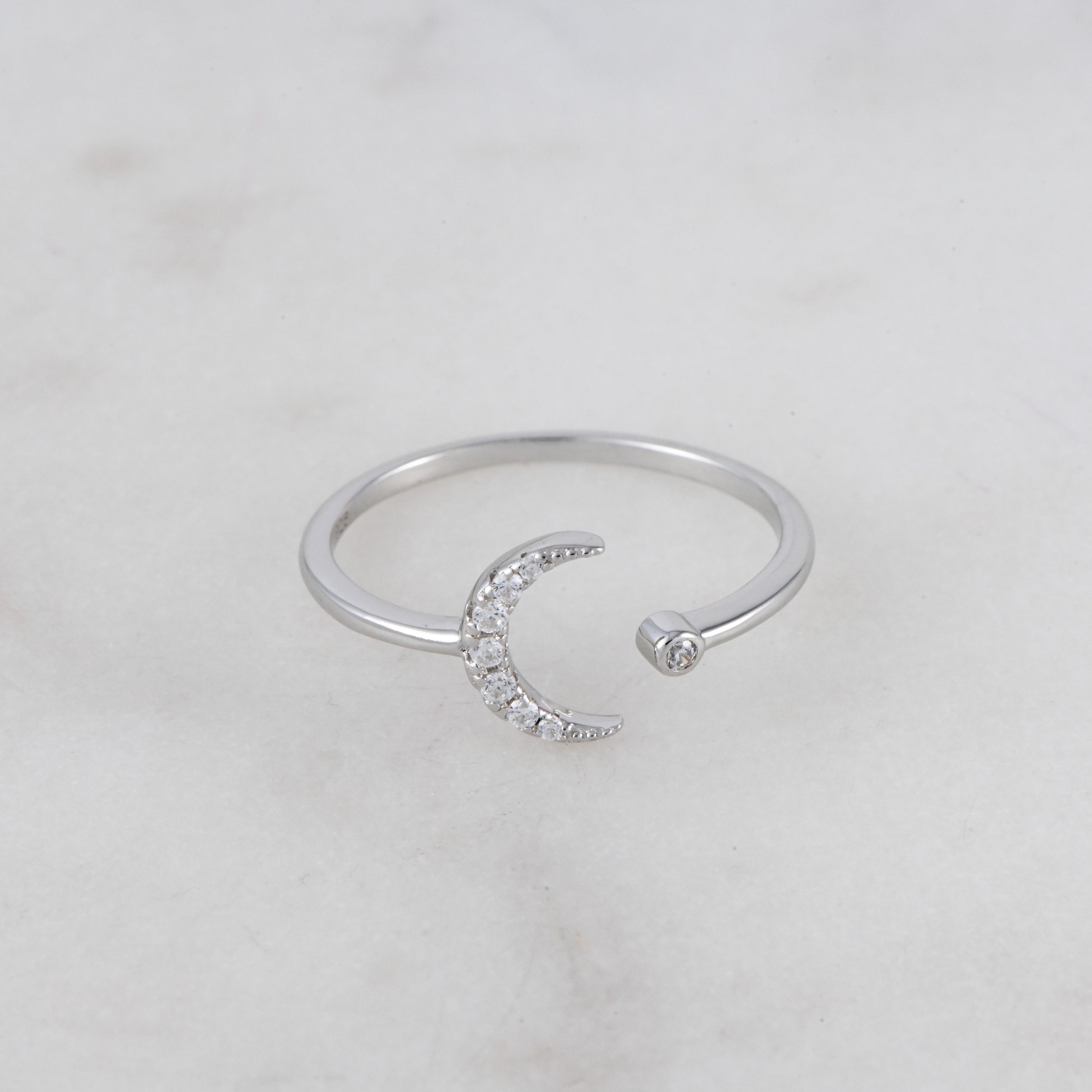 0.05 Carats Moissanite Round Cut Moon Setting Wedding Band