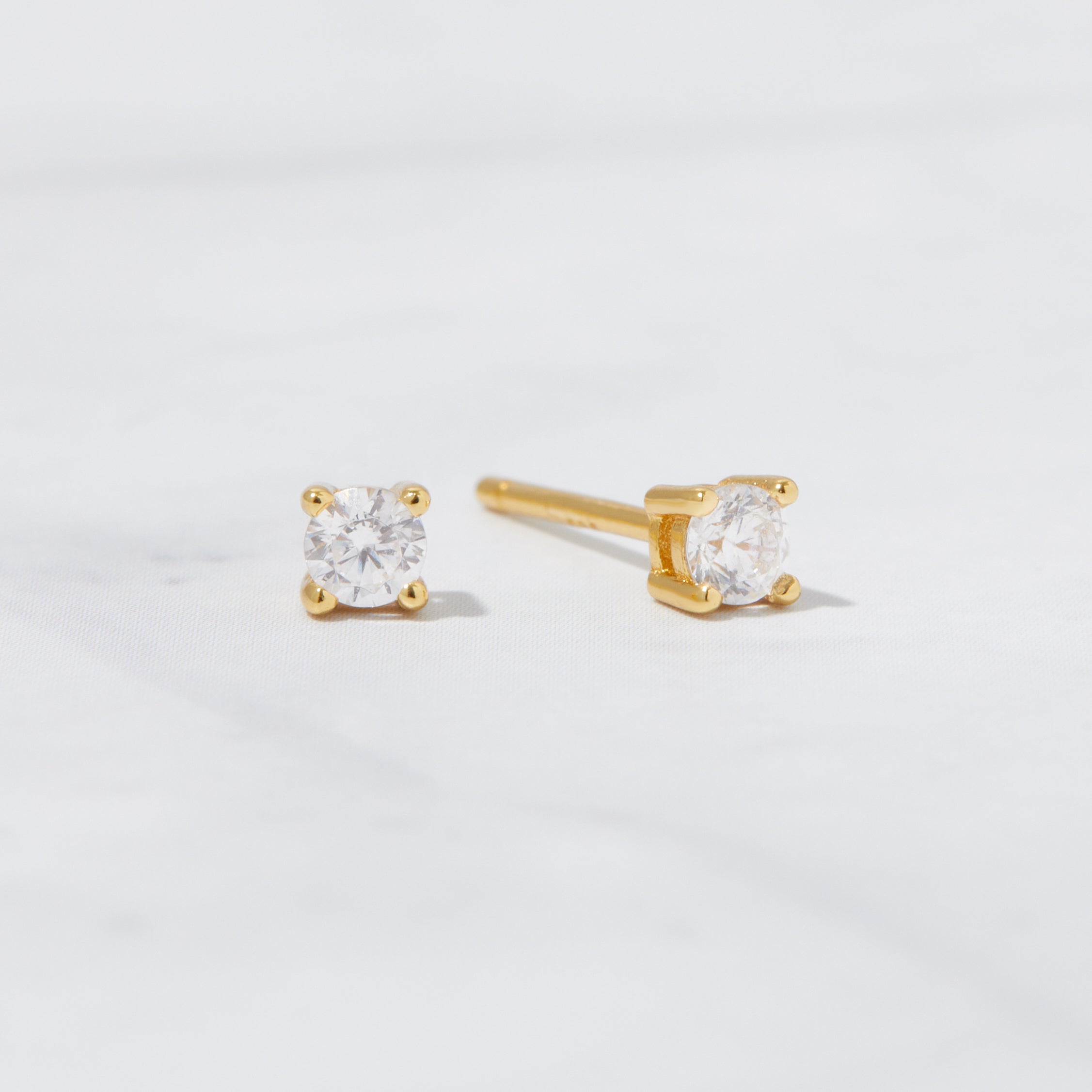 0.80 TCW Round Shape Moissanite Solitaire Stud Earrings