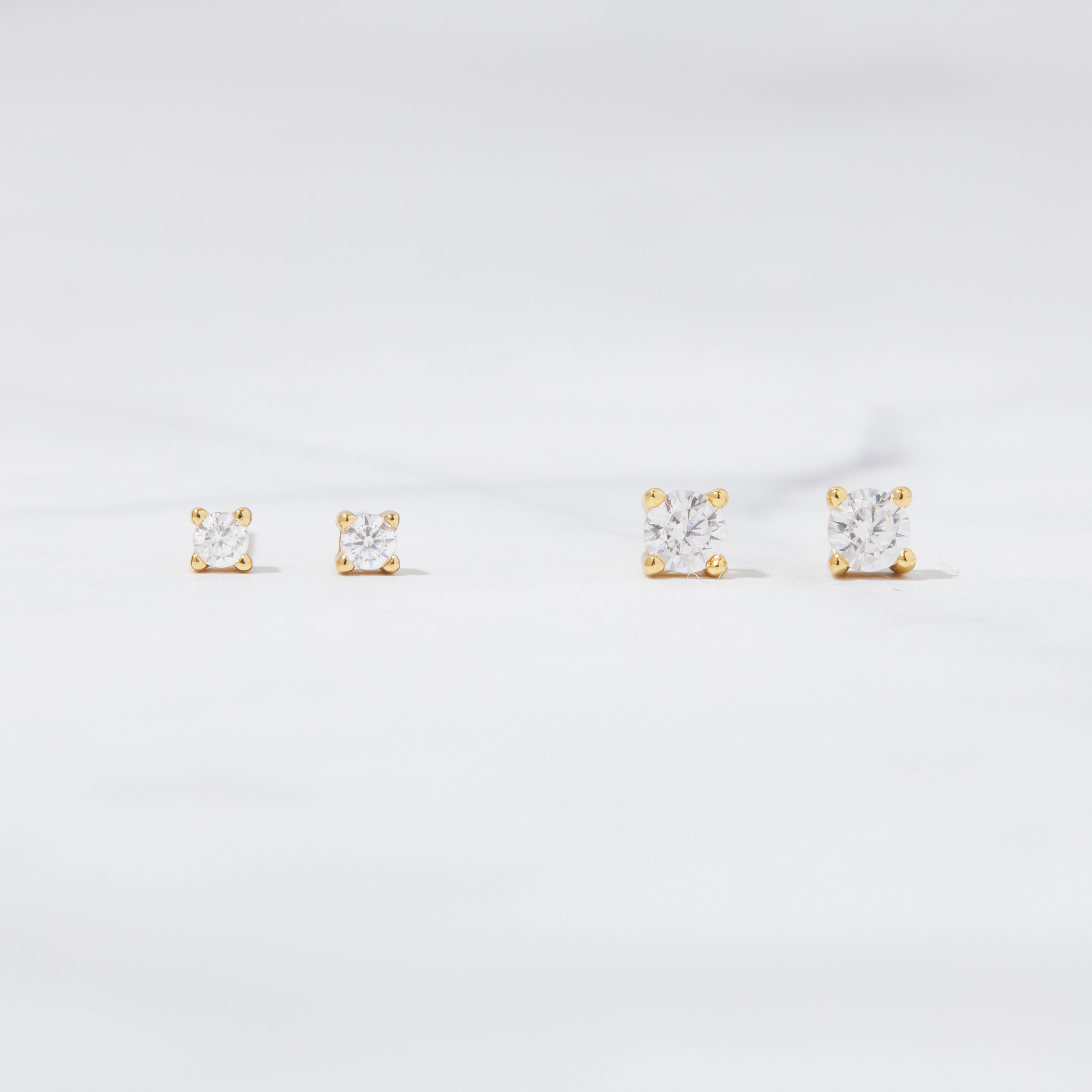 0.80 TCW Round Shape Moissanite Solitaire Stud Earrings