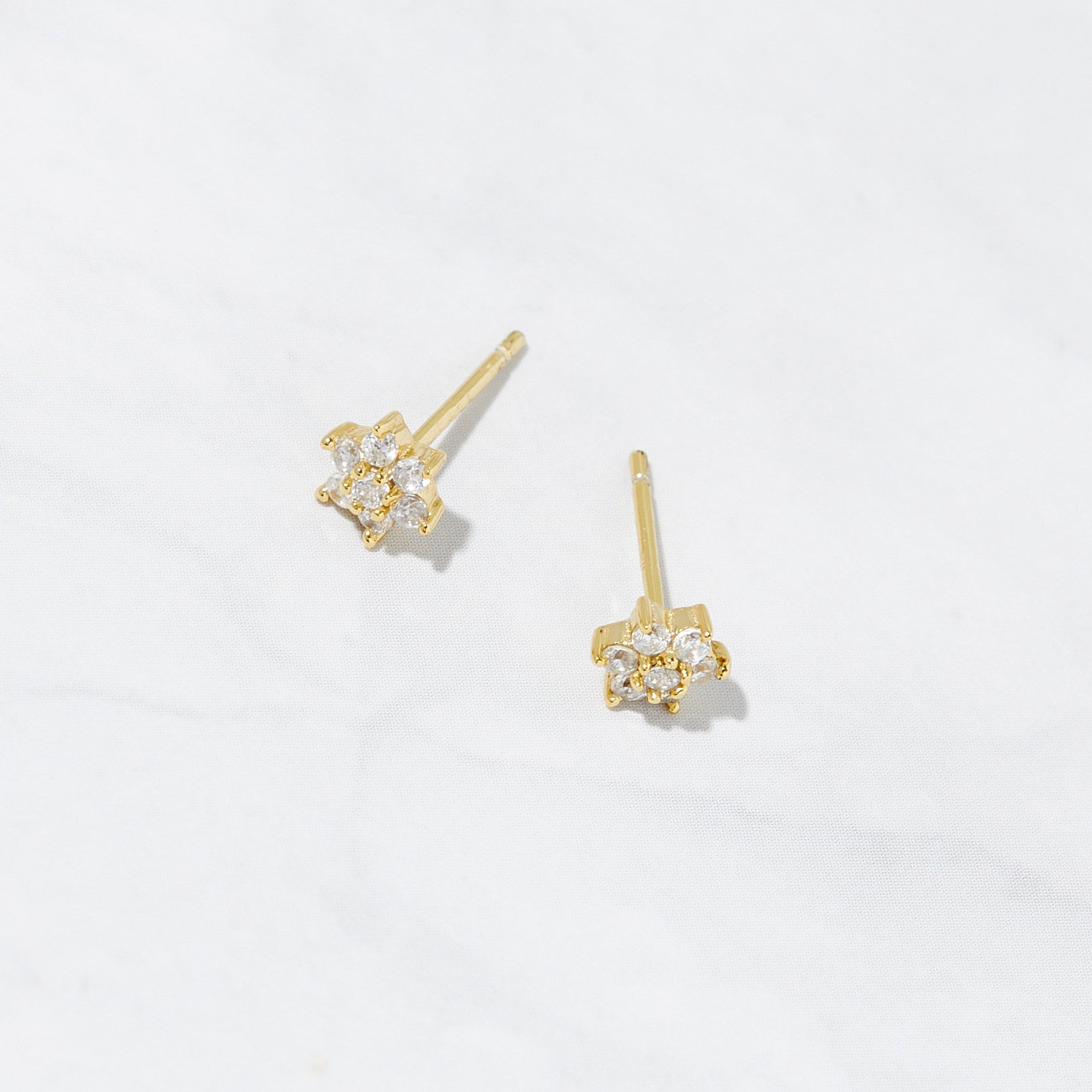 0.30 TCW Round Shape Moissanite Flower Studs Earrings