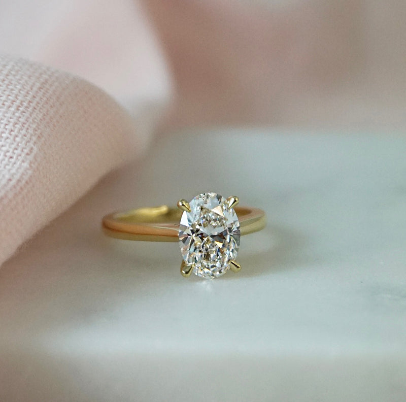1.0 Carats Lab Grown Diamond Oval Shape E-VS1 Solitaire Engagement Ring