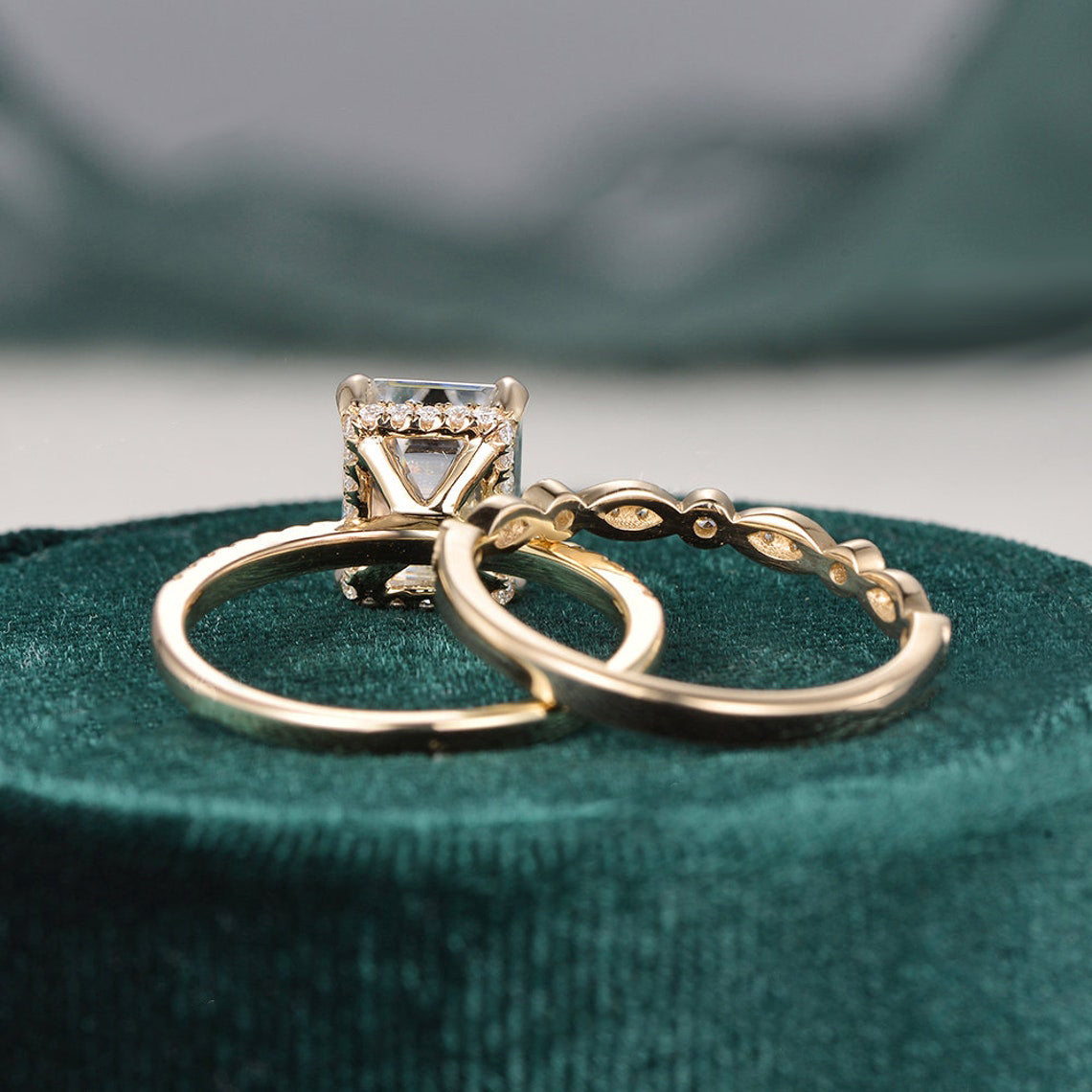 2.50 CT Emerald F/VS1 CVD Diamond Hidden Halo Bridal Ring Set for Women