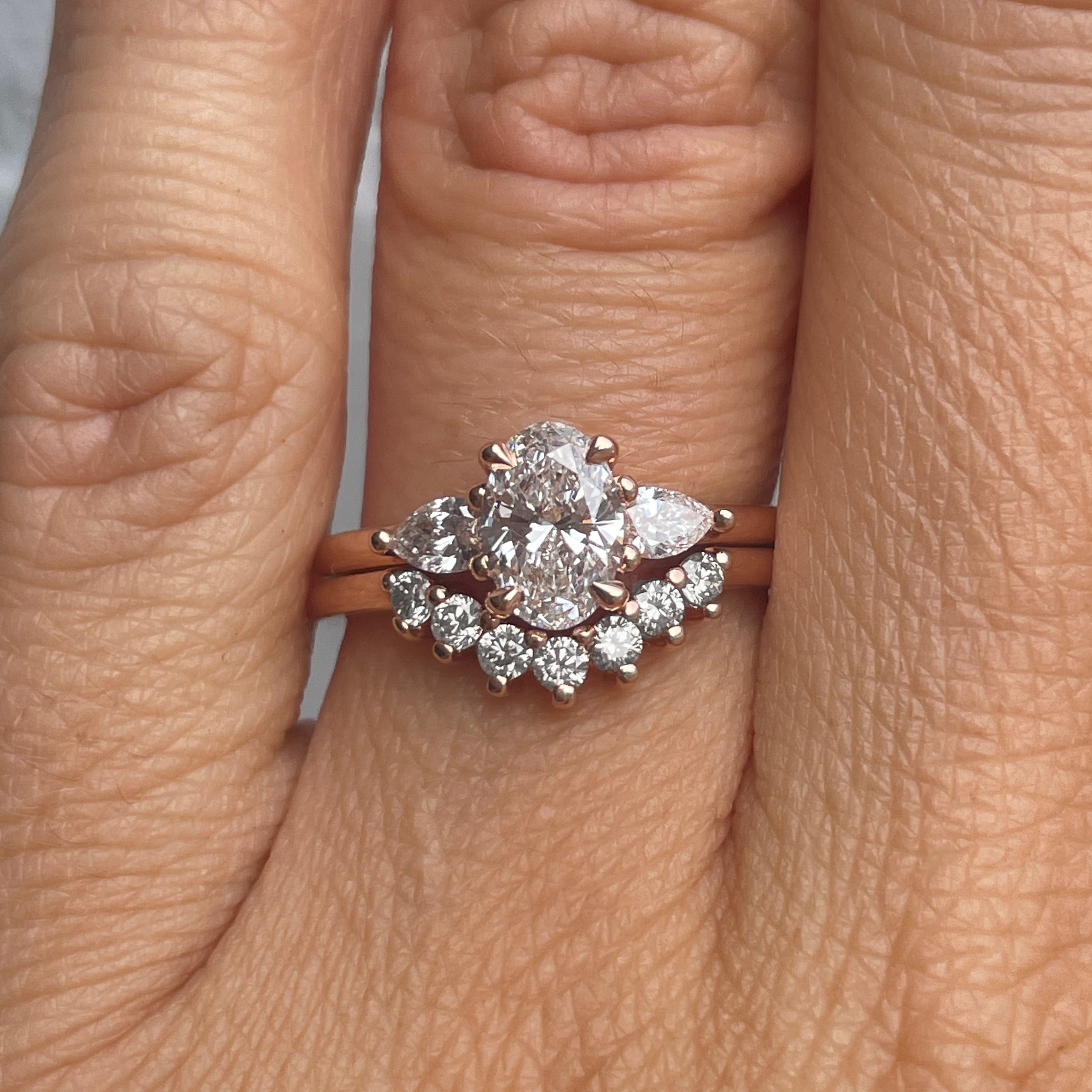 0.25 Carats Moissanite Round Shape Curved Wedding Band