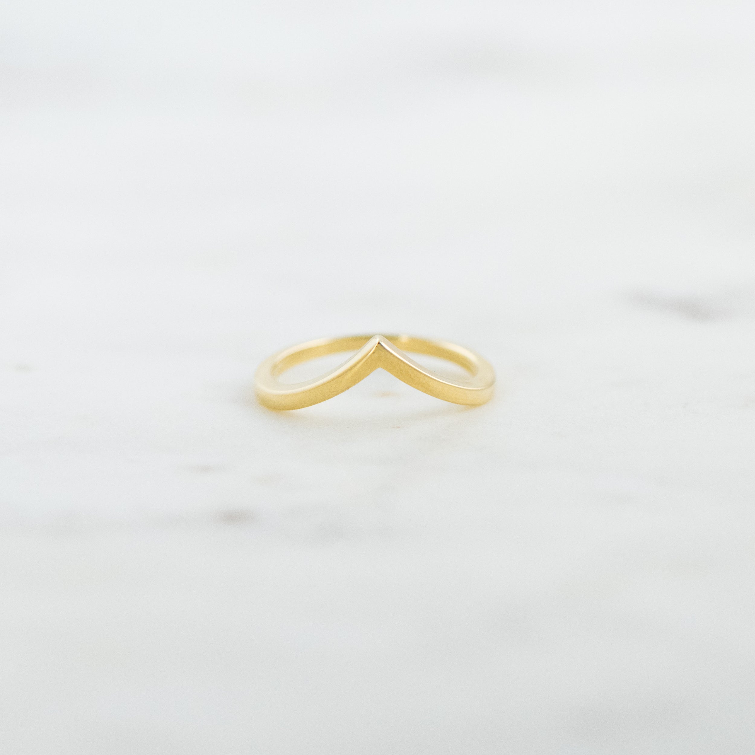 0.30 Carats Moissanite Round Cut Curved Setting Wedding Band